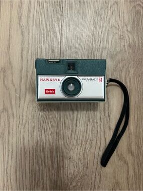 Vintage Kodak Hawkeye Instamatic R4 Film Camera